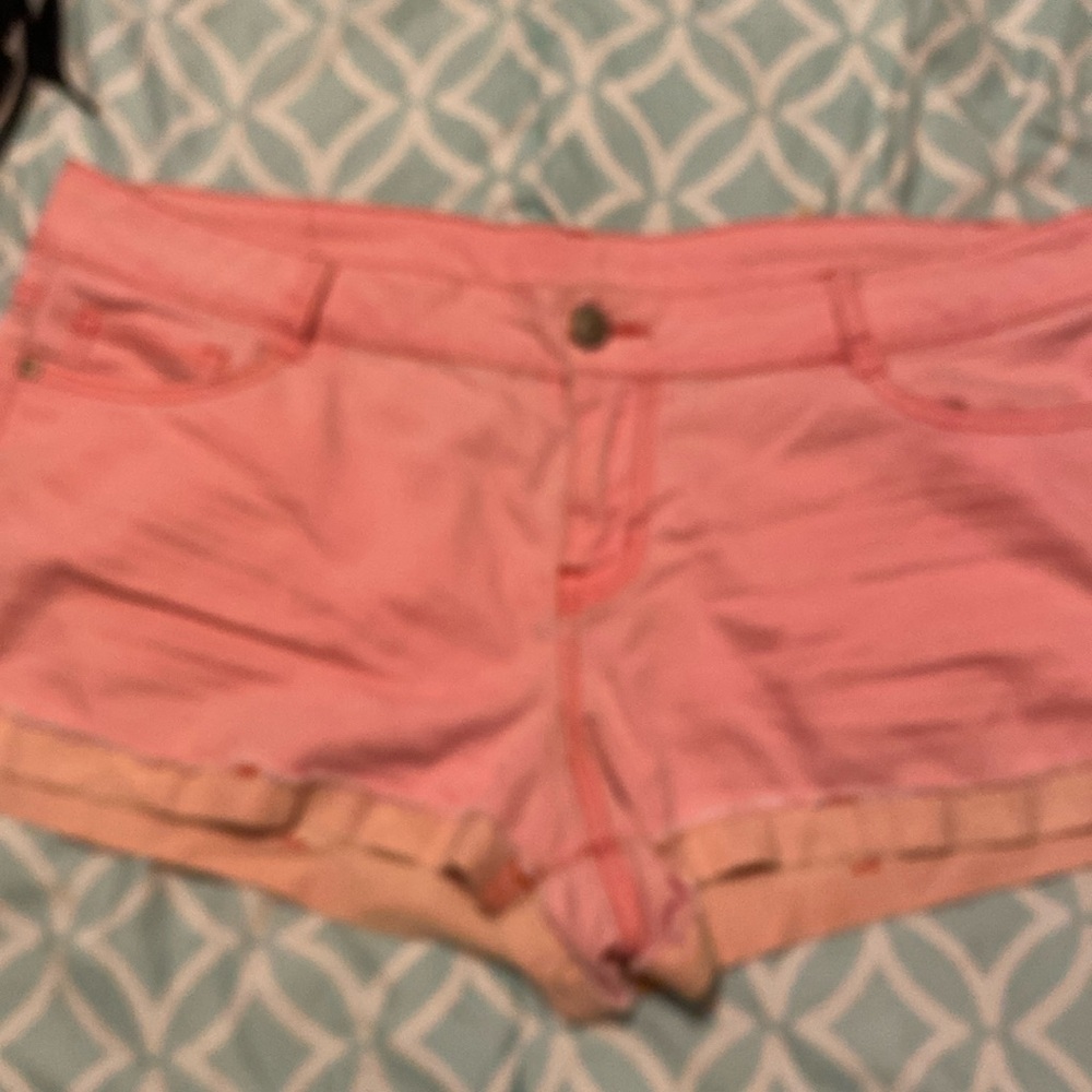 Pink L.E.I shorts size 17